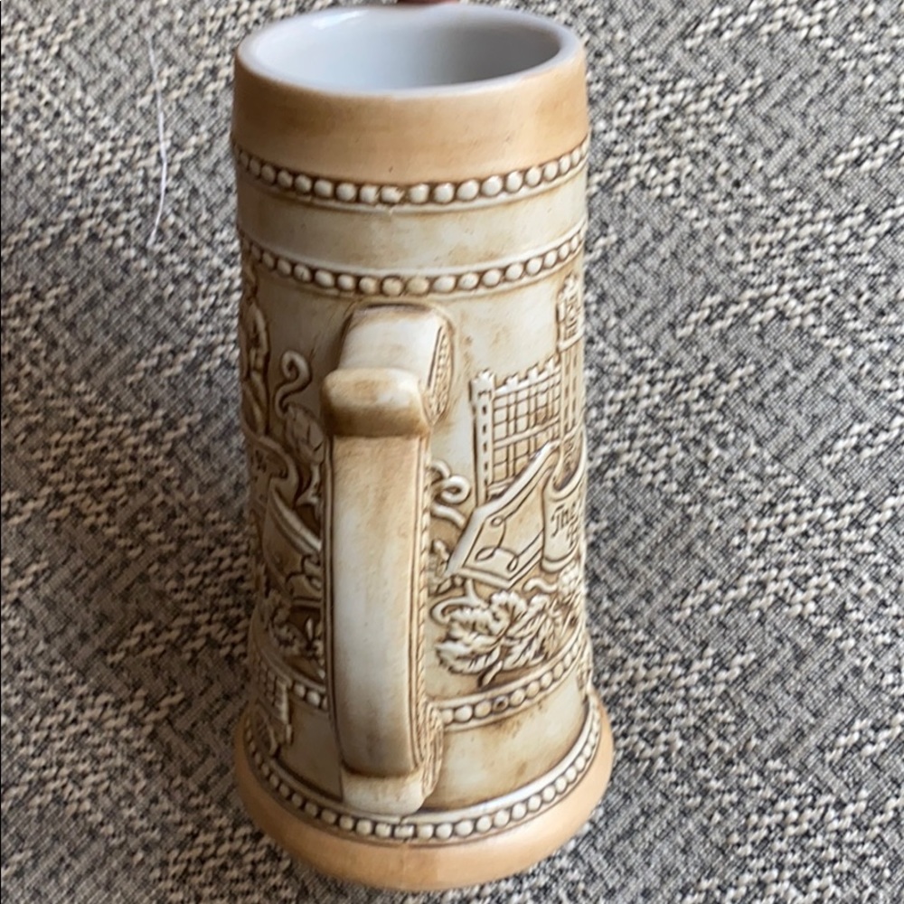 Anheuser-Busch tan glaze beer - Picture 4 of 10